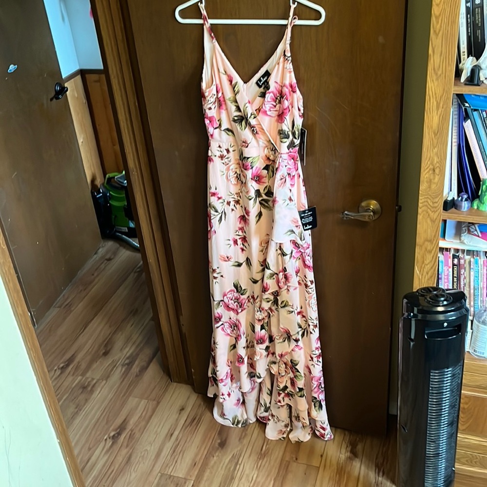 Lulu’s Pink Floral Maxi Dress Small size